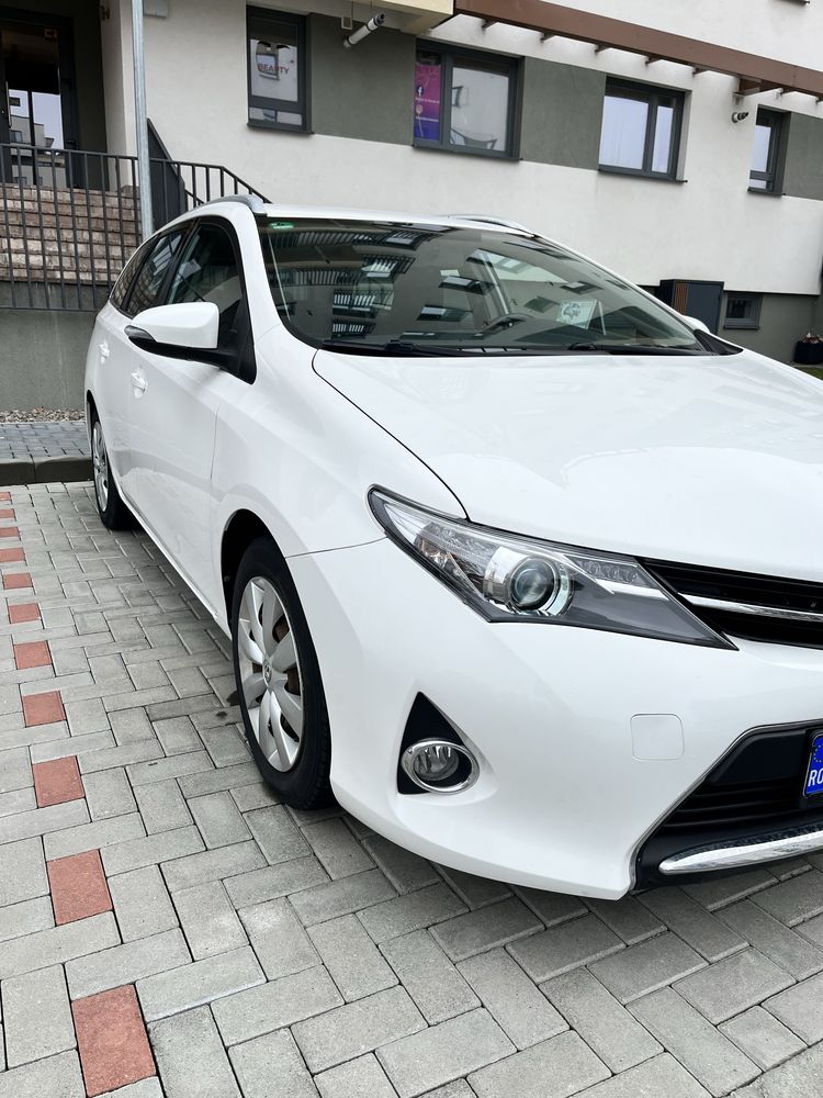 Toyota Auris, 2014, 131.700 km, 1.4 benzina