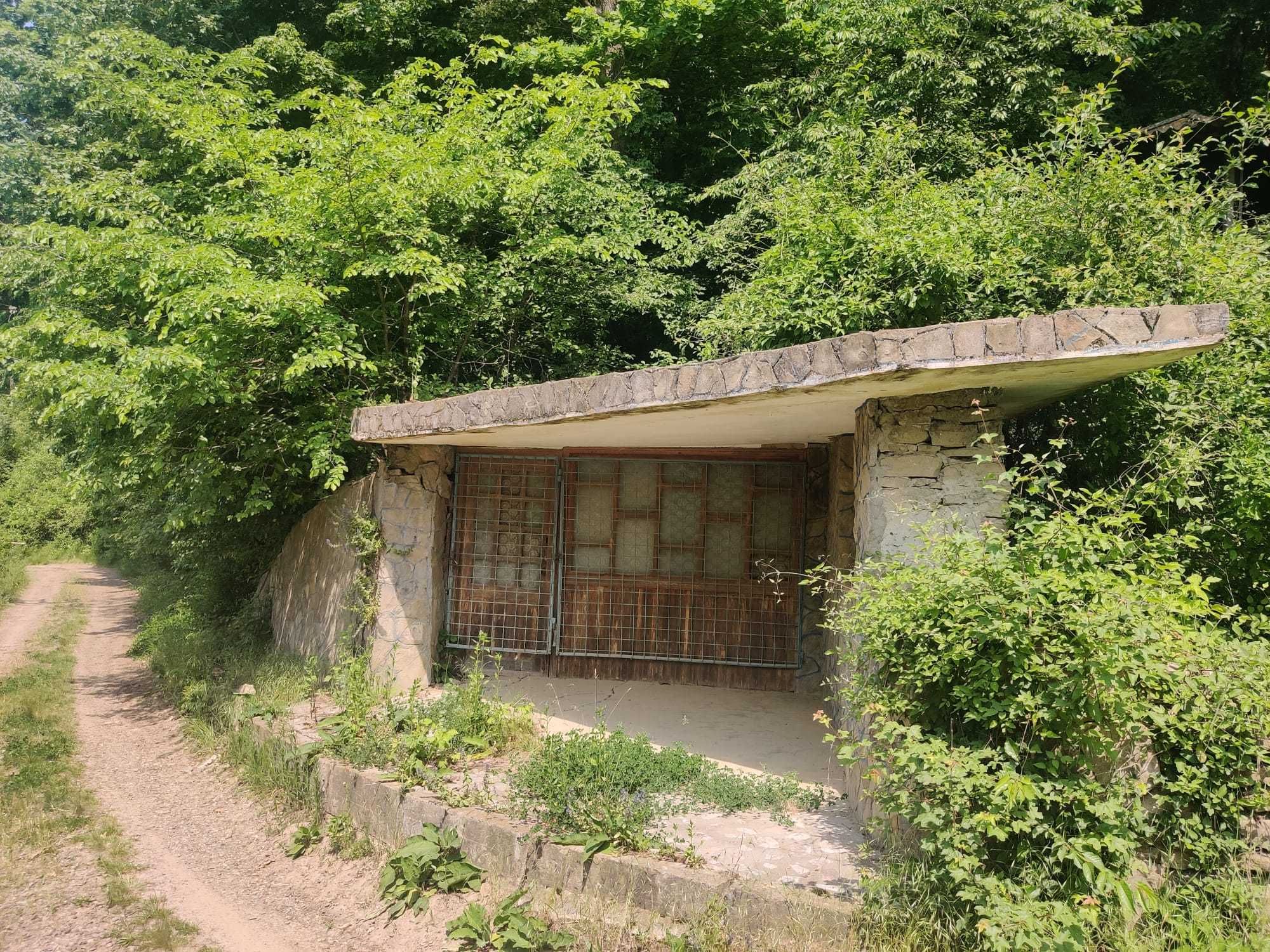 Vând proprietate in sat de vacanta, Parcovaci-ideal pentru investitii