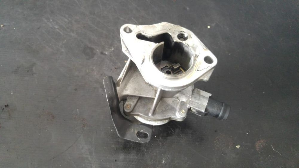 Pompa vacuum 1.5 dci k9kp732 renault megane 2 8200399569