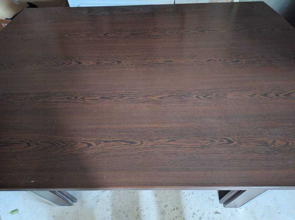 Продавам маса и 6 стола