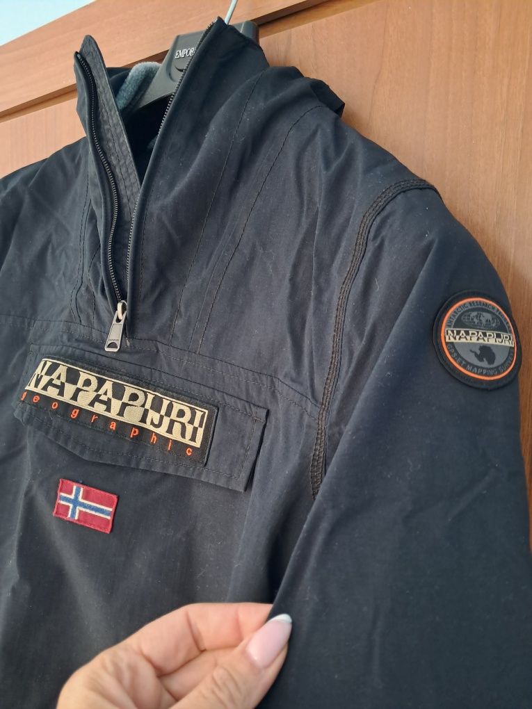 Napapijri оригиналено яке 140размер