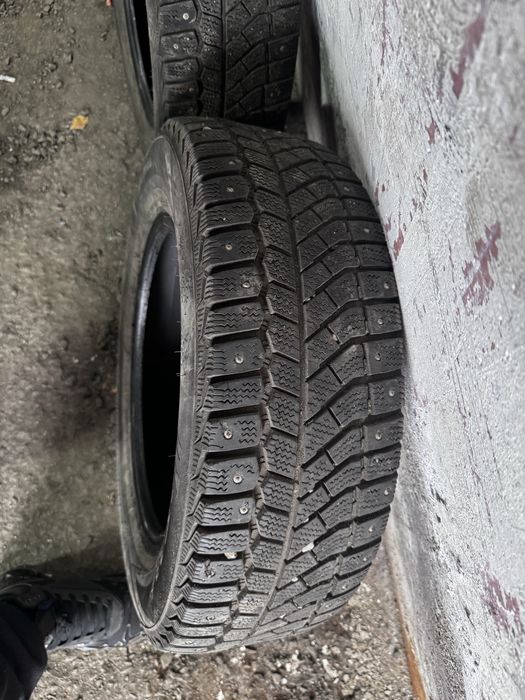 Пара зимней резины 195/65/15 виатти