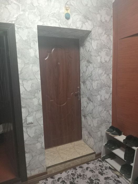 Кибрай центрда квартира сотилади