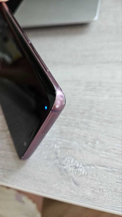 Samsung Galaxy S9 64GB Dual Sim добро състояние, леко счупено на гърба