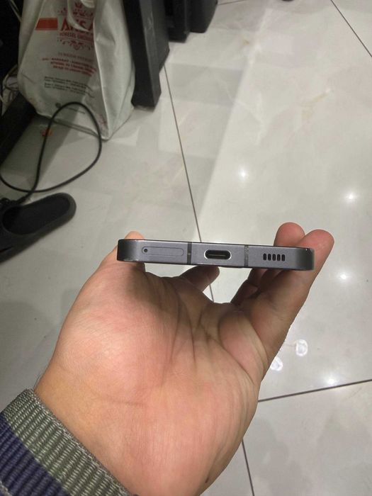 Nothing phone (1) только обмен на минимум Samsung S22 (2 сим)