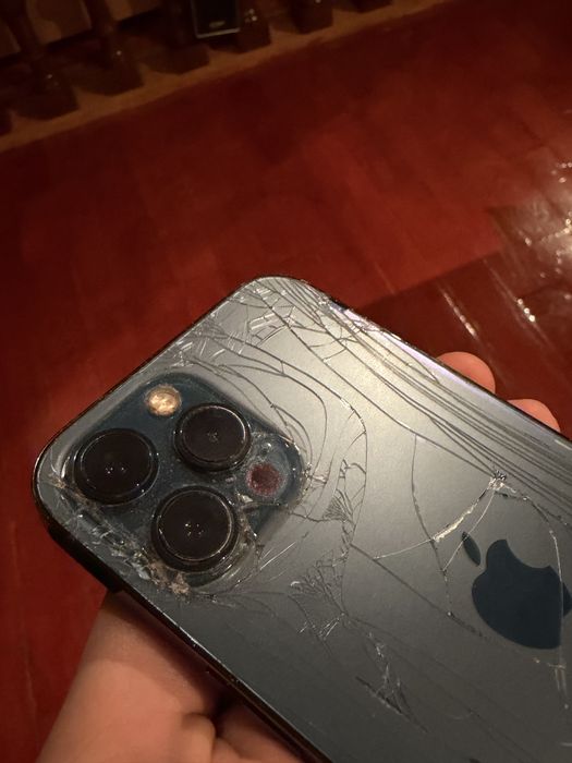 iPhone 12 Pro Max display spate spart