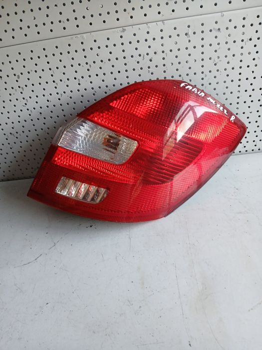 Десен стоп Skoda Fabia