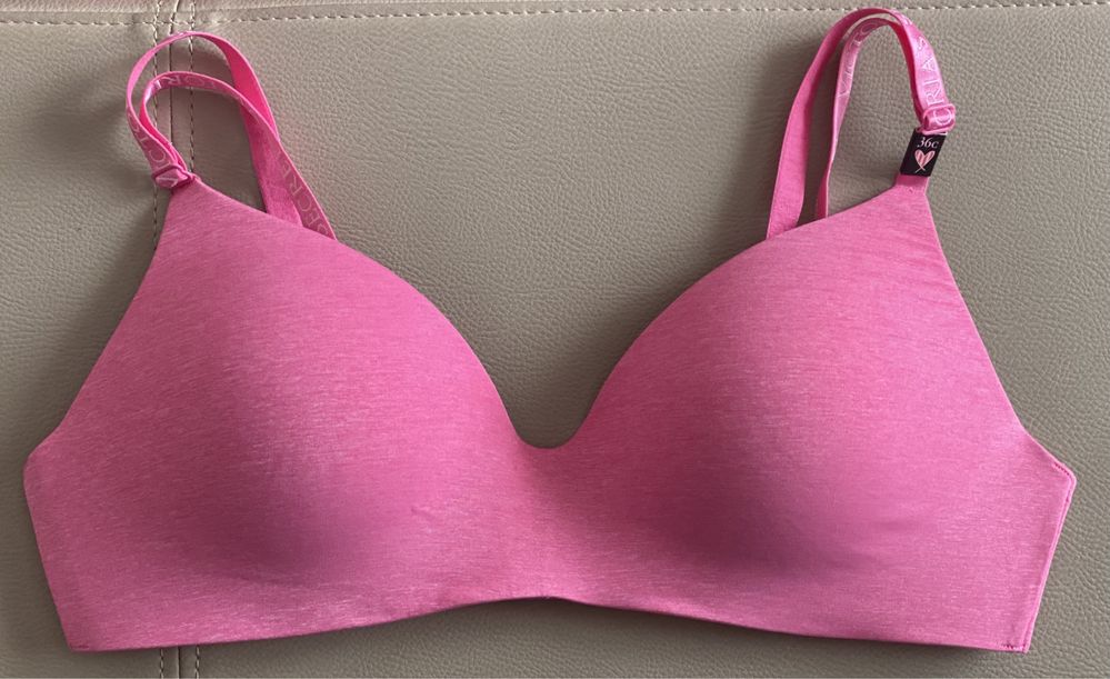 Sutien Victoria’s Secret Wireless adus din SUA