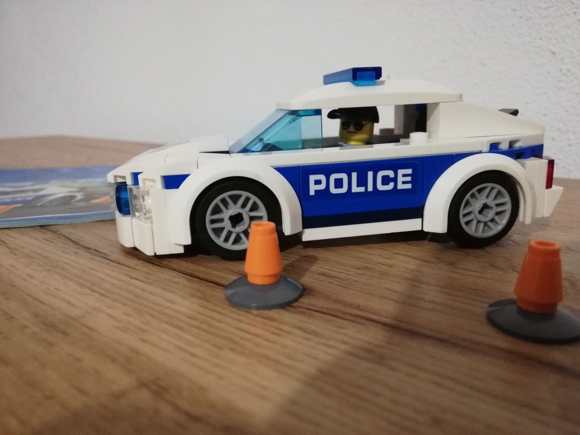 LEGO City Police - Masina de politie pentru patrulare 60239