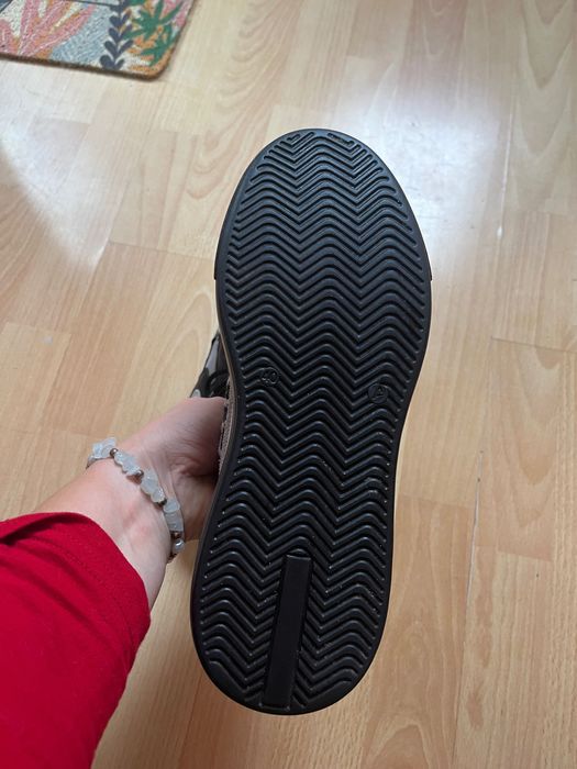 Спортни дамски обувки