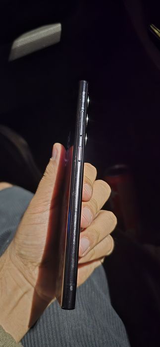 Продаю Samsung Galaxy S22 Ultra