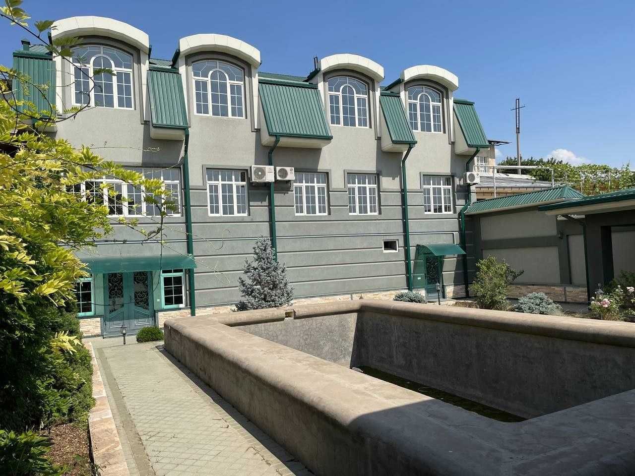 Продается новый дом 7 соток Учкахрамон бассейн, летняя кухня