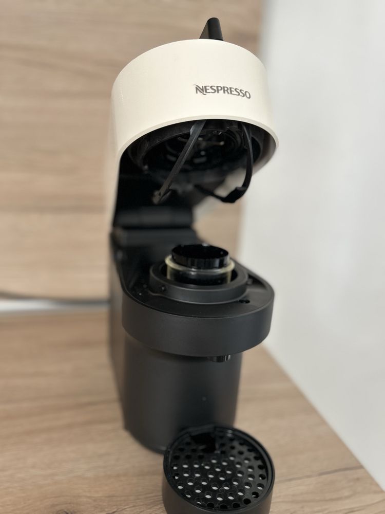 Продавам кафемашина Nespresso Krups