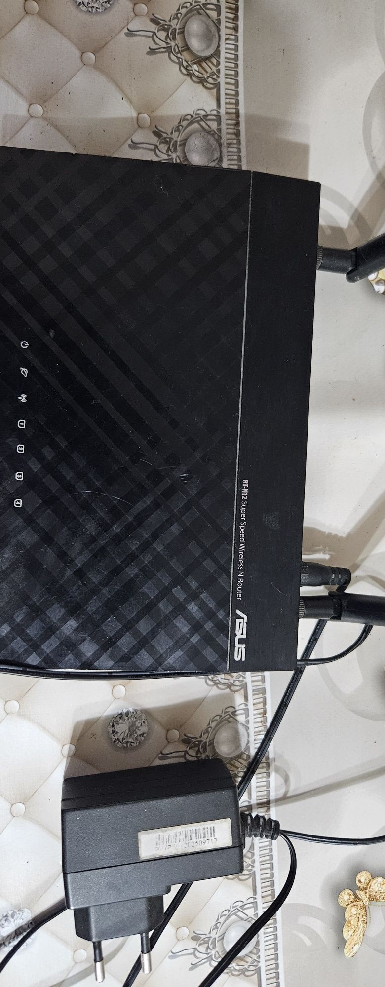Продаю роутер Asus
