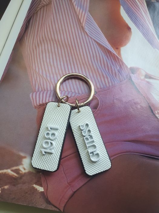 Ключедьржател GUESS