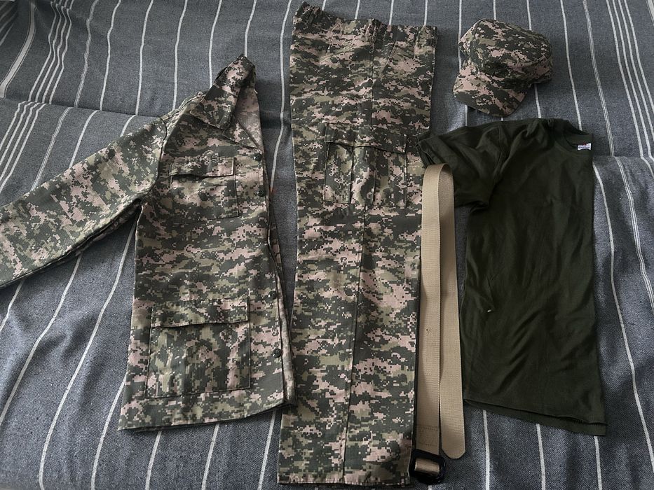 Полный комплект военной одежды