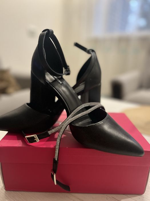 Туфли черные 38 размер