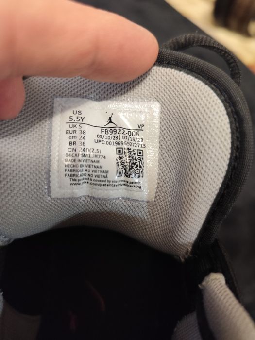 Adidași Jordon măsură  38