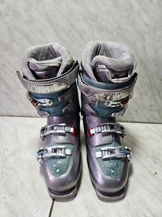 Clapari ski schi  Tecnica  mondo  26-26,5  corespunde mărimii 40