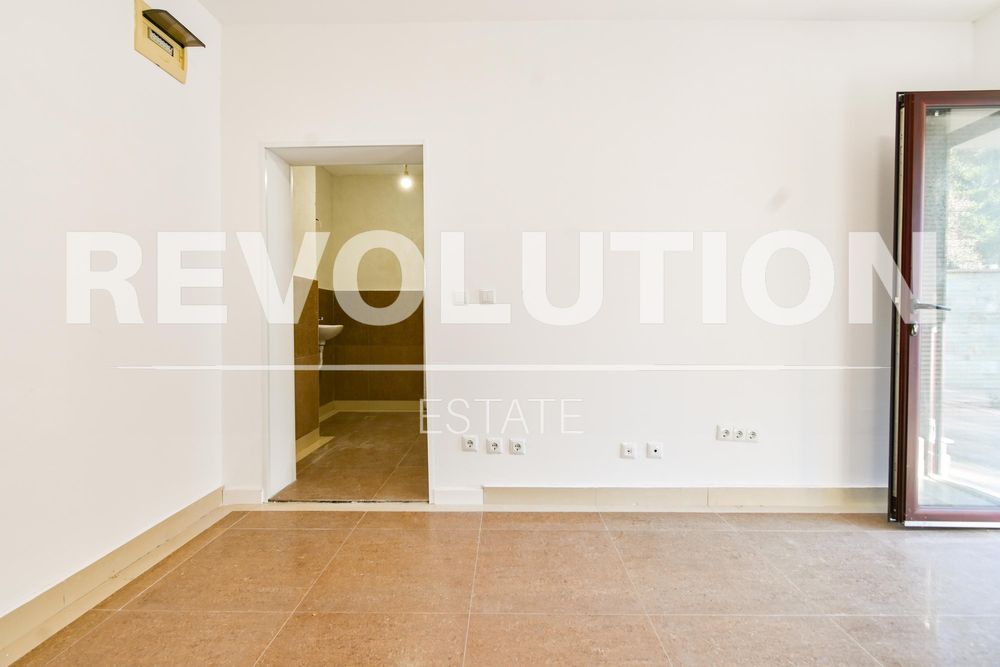 Дава се под наем Офис в София, Бояна - 40 кв.м за 480 € - Снимка #1