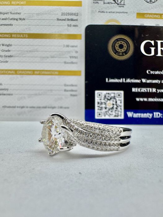 Сребърен пръстен с мойсанит (Диамант) 3 карата