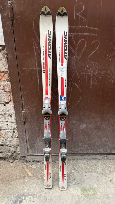 Schiuri Atomic Beta Ride 9.20 160 cm cu legături Tyrolia