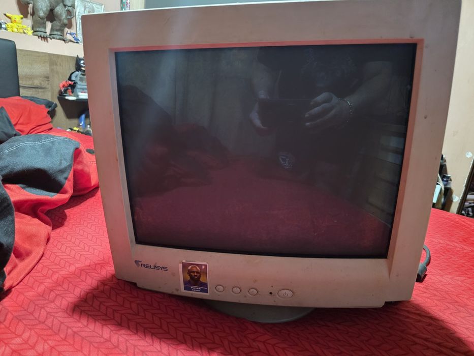 Monitor CRT Relisys TE770-RE