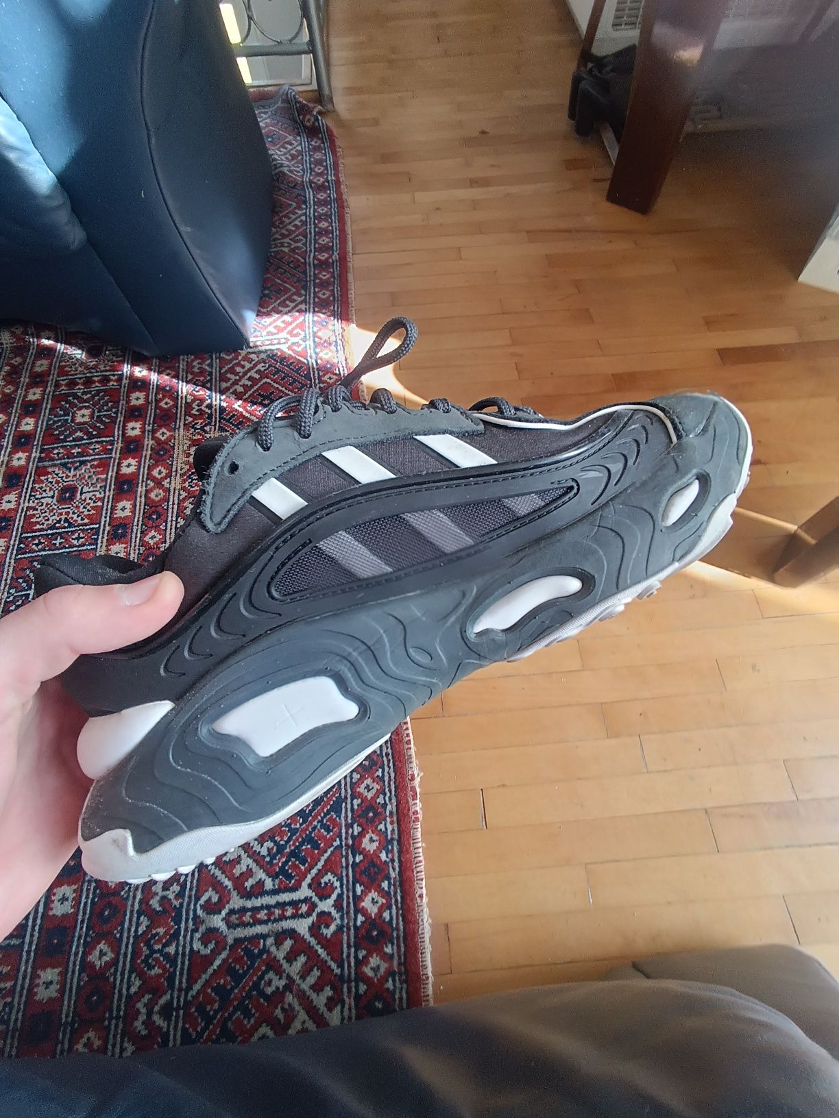 vand Adidas Oznova