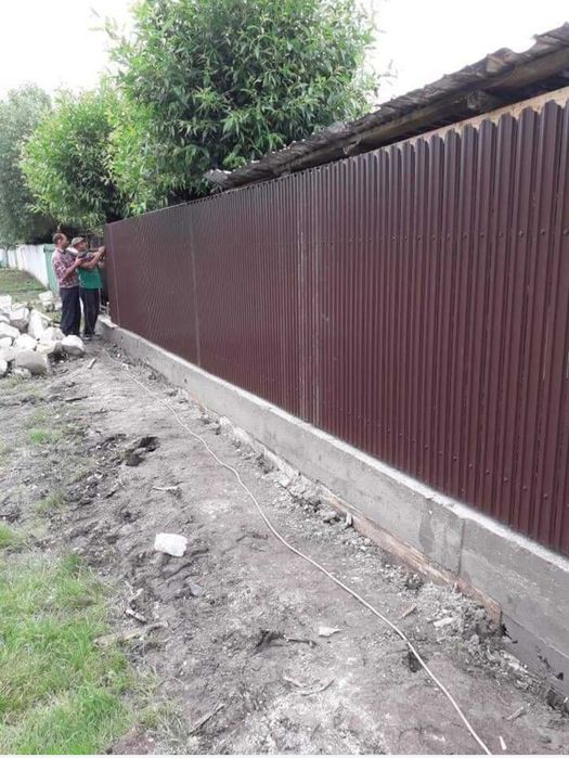 Vindem producem garduri la comanda