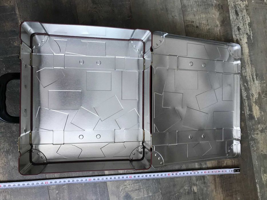 Valiza mica,cutie tabla