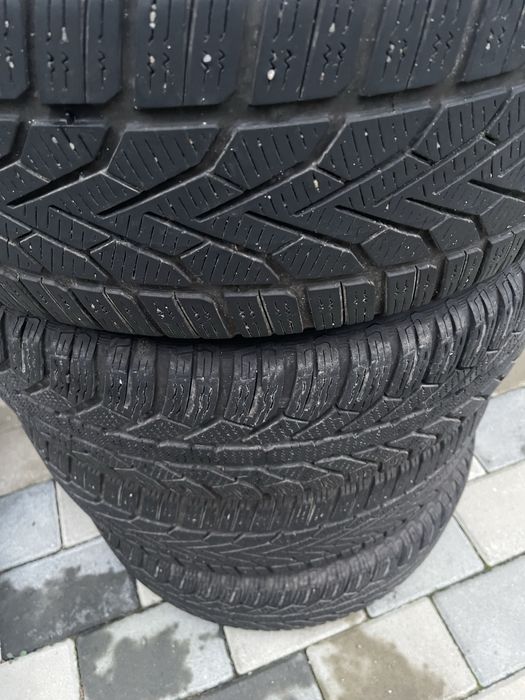 50 lei/buc Cauciucuri Iarna Semperit 215/60/16