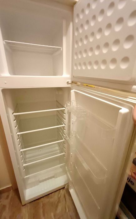 Голям хладилник NEO