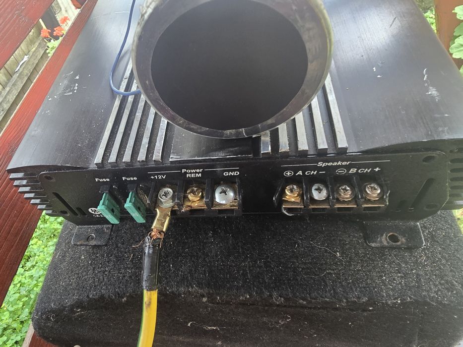 Vând stație auto plus subufer EDGE900wats