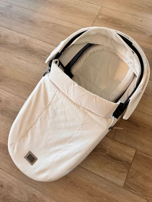 Кош за новородено Cybex Priam 4 /e-PRIAM Lux