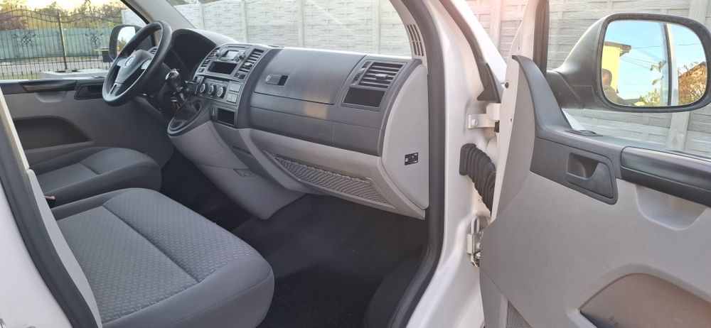 VW T5 Transporter 2013 2.0tdi €5 vivaro trafic vito