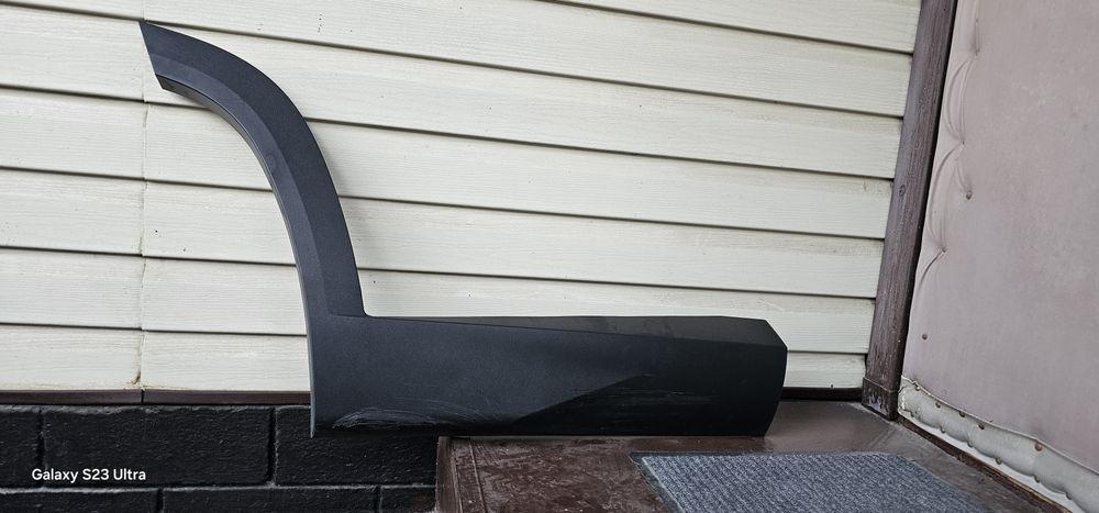 Молдинг задней правой двери Hyundai Tucson nx4 long