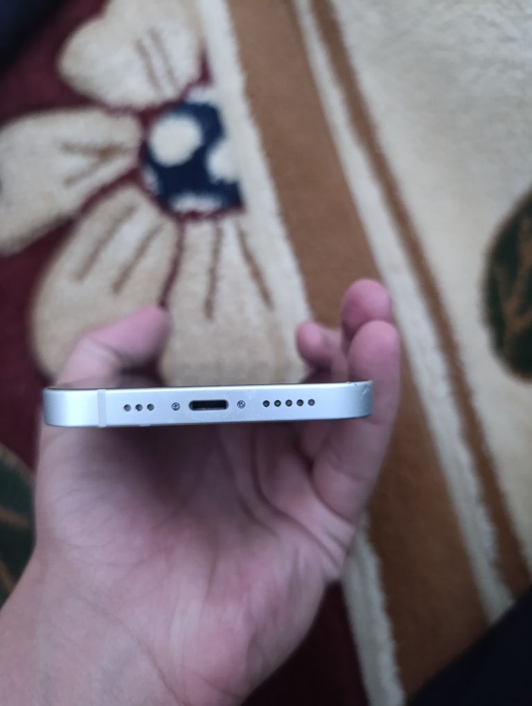 iPhone 13 sotilad