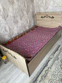 Кровать спальняя полторажка