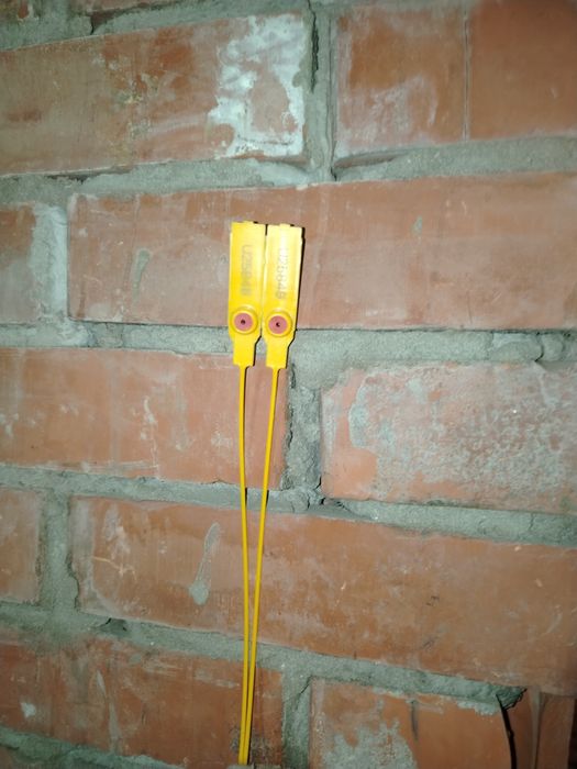 Пломба хамут.    .