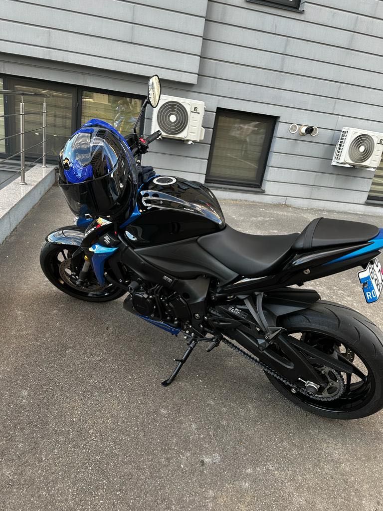 Motocicleta Suzuki GSX-S 1000