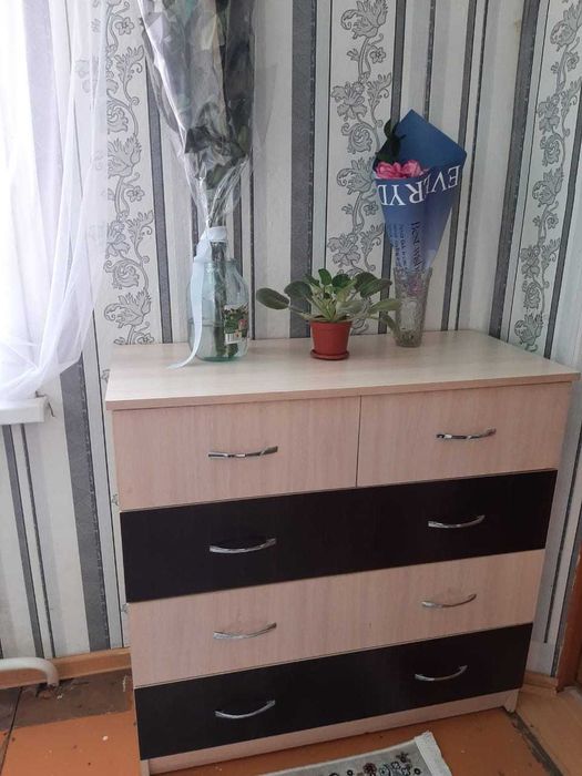 Продаю комод для спальный.