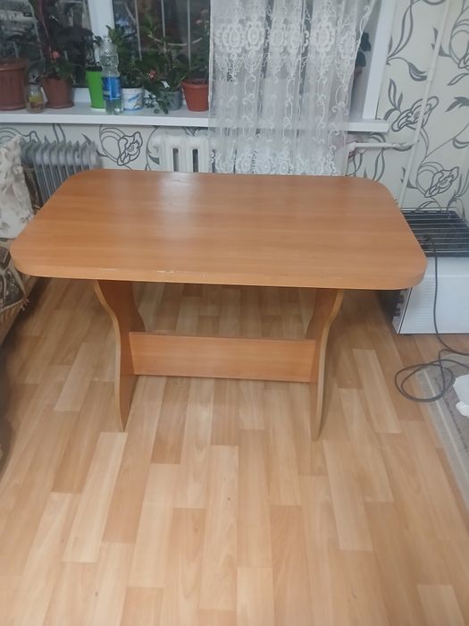 Кухонный стол продам