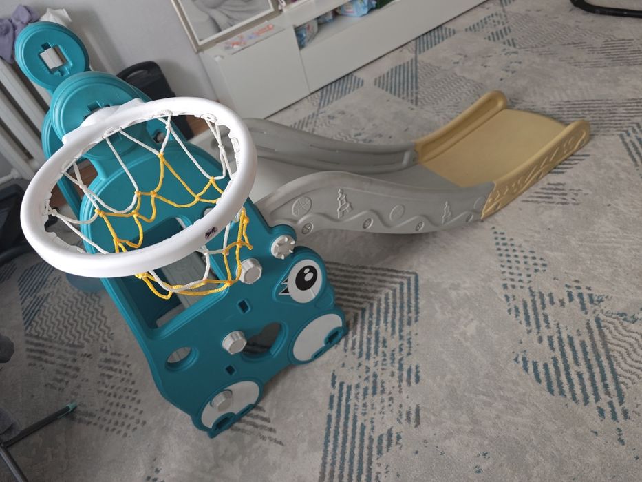 Горка детская пластмассовая