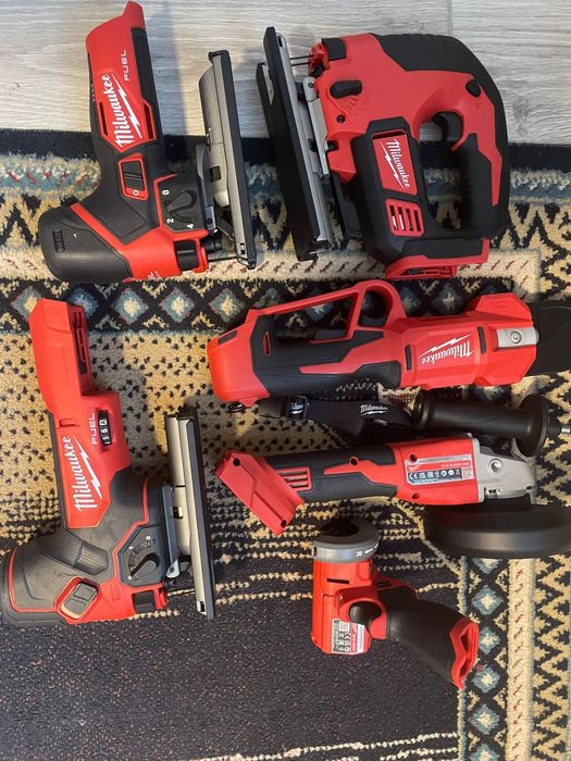 Vând scule Milwaukee m12 M18 noii