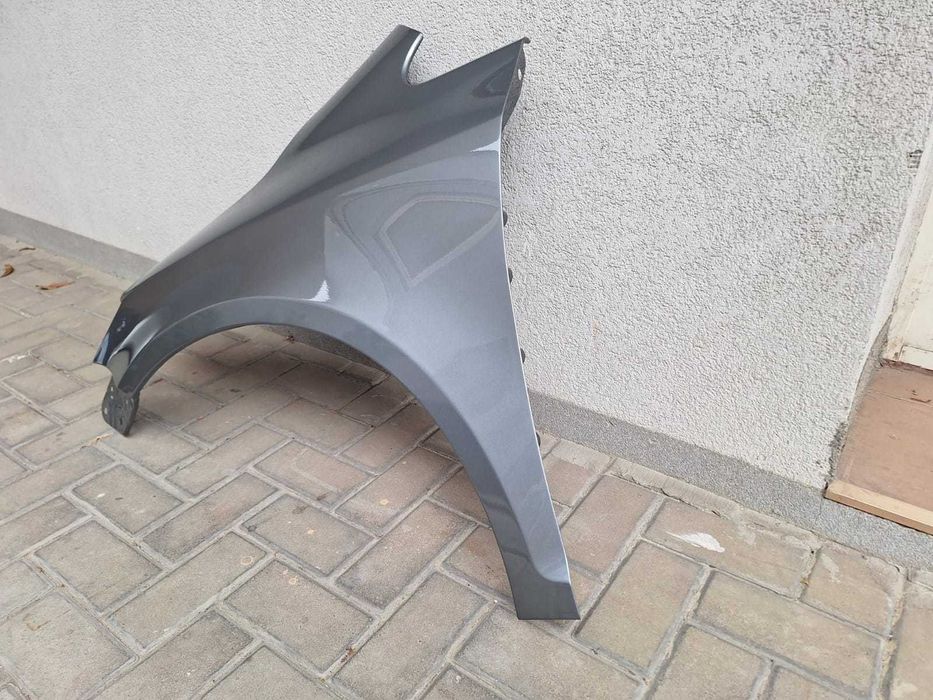 Aripa Fata Stanga VW Golf 5 V Plus 2005-2009 Vopsita Gri