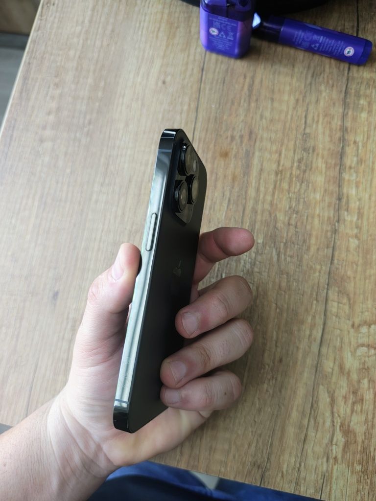 Продавам Iphone 14 pro 256 GB