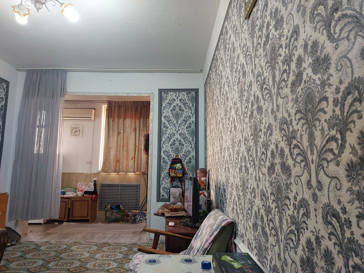 Меняю на двухкомнатную с доплатой.