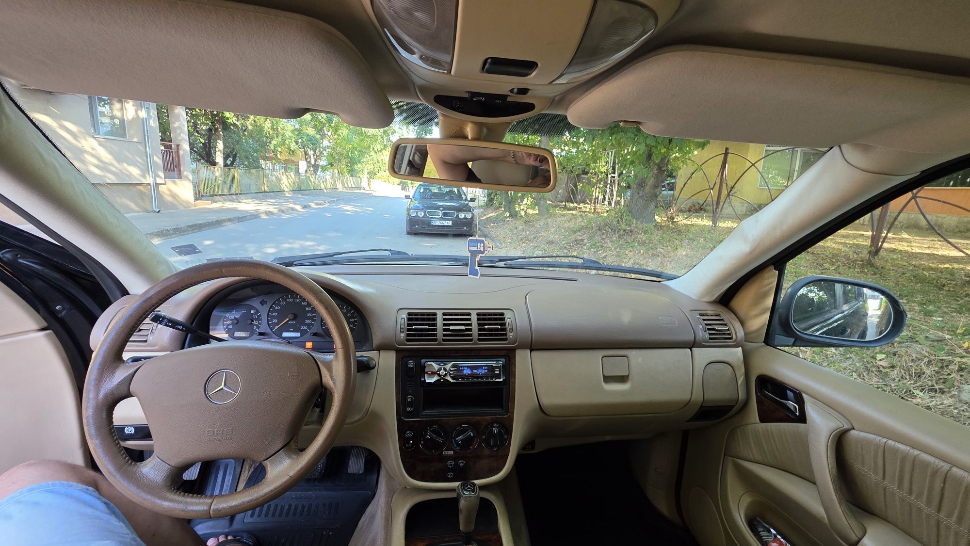 Mercedes ML320 218к.с. 2001г. в движение