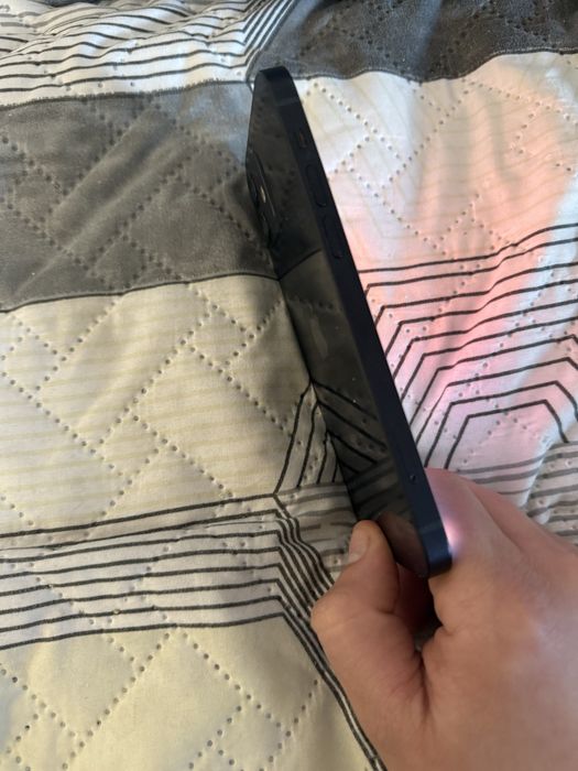 Iphone 12  Запазен