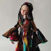 Кукла в узбекском национальном костюме.